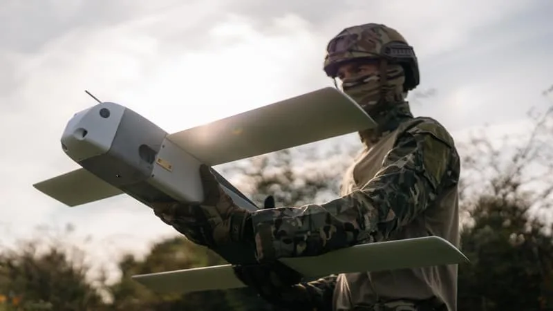 Face à la menace russe, l'Otan défend la frontière en Europe de l'Est avec des milliers de drones et capteurs dopés à l'IA