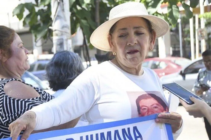 Ataque contra Alma Rosa Rojo: ARTICLE 19 exige investigar agresión a buscadora en Culiacán