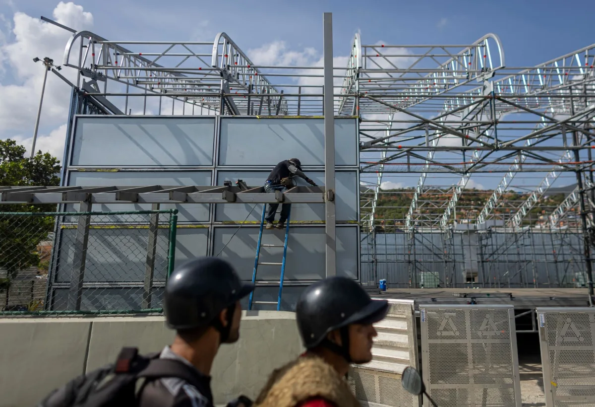 El aeropuerto internacional de Maiquetía habilitará dos terminales temporales para atender operaciones de llegada y salida