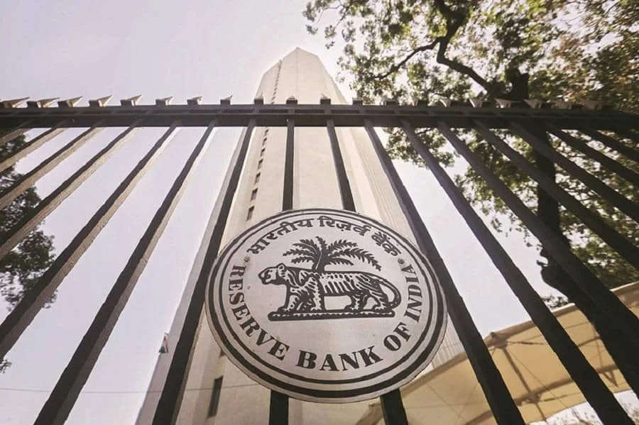 RBI clarifies banks must maintain 20% FERR over and above CRR balance