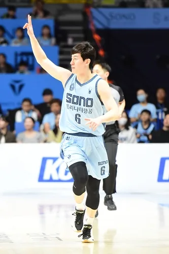 프로농구 소노, 현대모비스 꺾고 4연패 탈출…3점슛 16개