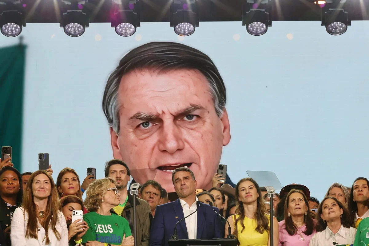 TSE define critérios sobre deepfake e rejeita multa a Flávio por uso de IA