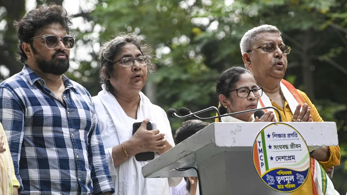 Kolkata Police file FIR against Mamata Banerjee for violating Calcutta High Court order