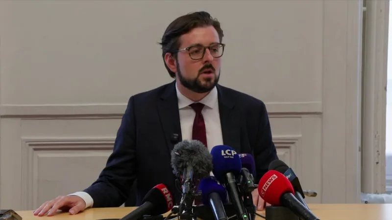 "Ce conflit est instrumentalisé par mon propre parti": Philippe Brun annonce déposer plainte après avoir été écarté de la primaire socialiste pour des "accusations de violence"