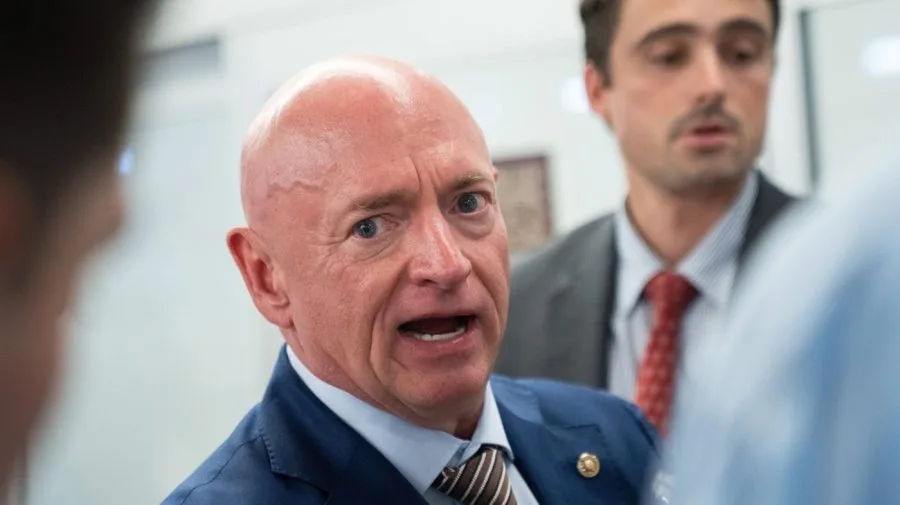 Mark Kelly on aircraft carrier catapult order: 'Donald Trump knows nothing about this stuff'