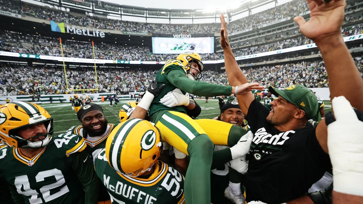 Trey Smack’s OT kick lifts the Packers past the Jets, ending a 6-game skid