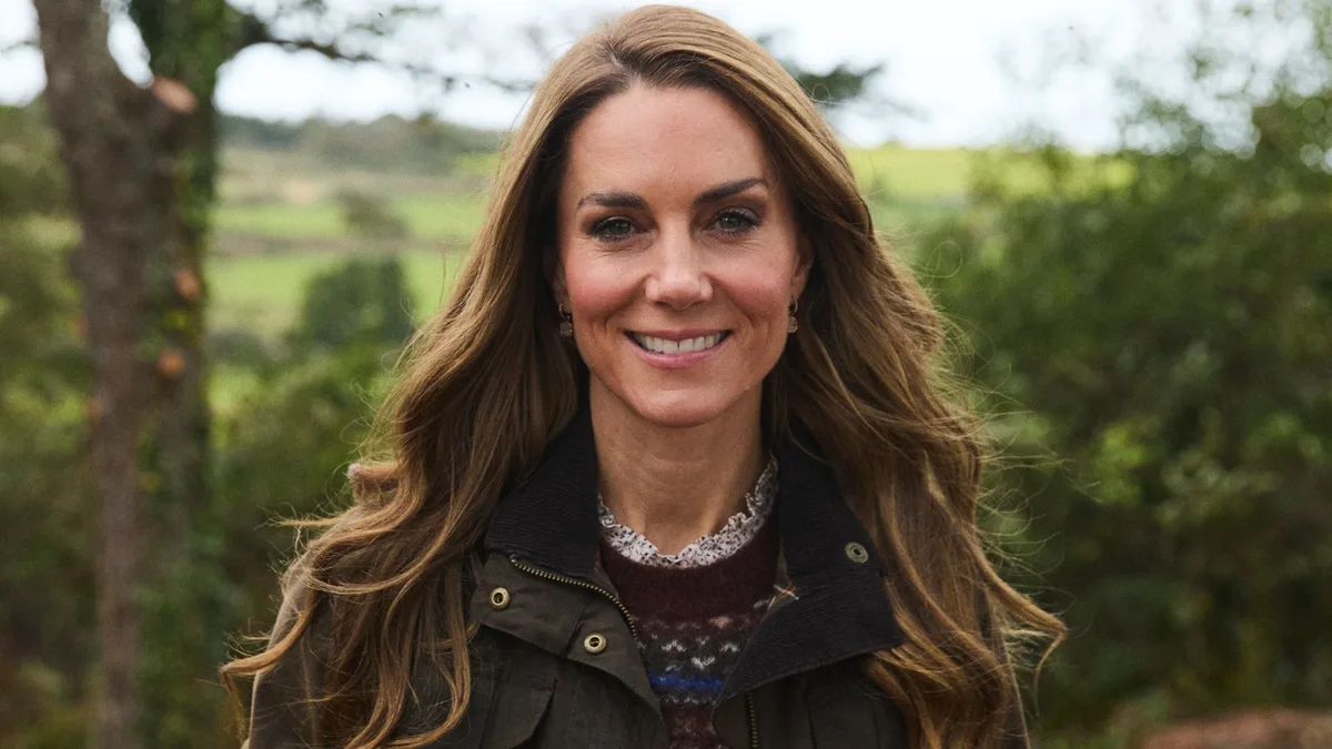 Kate Middleton posa en nuevos retratos tras una visita secreta a Cornualles junto al príncipe Guillermo