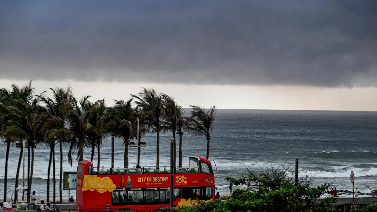 IMD predicts heavy rainfall in 5 districts, Yanam today