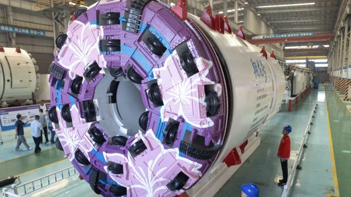 China presenta la primera tuneladora del mundo que lanza explosivos: detona y perfora a la vez para acelerar un 30% el trabajo