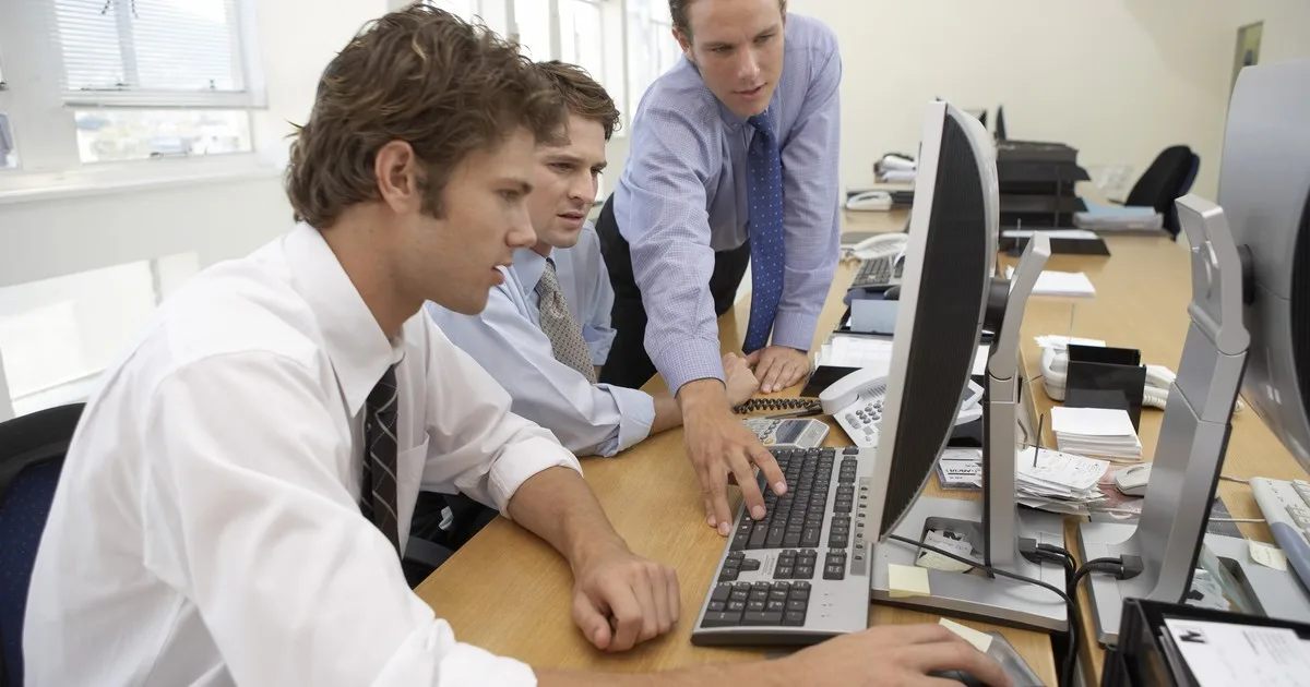 "Job hugging": el temor a perder el trabajo tiene nombre y crece en la Argentina