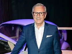 Ganz neue Herausforderung: Jan Hofer präsentiert eigene Modelinie im Shopping-TV