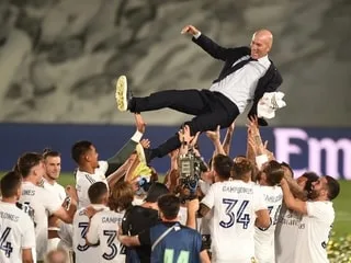 TÉMOIGNAGES. Management horizontal, discours concis, prépa physique et équilibre : les piliers de la méthode Zidane