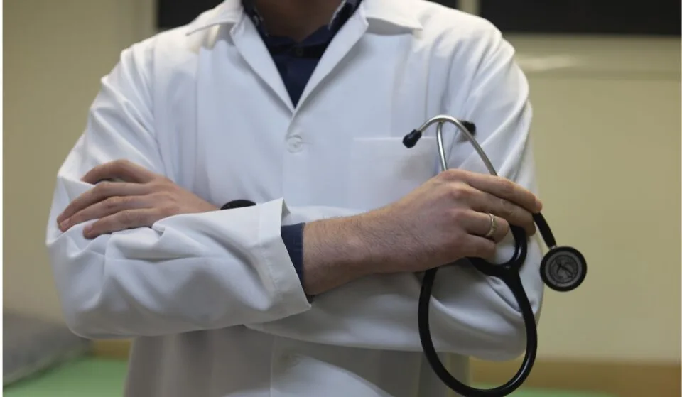 Médico e paciente: como a tecnologia transforma o cuidado com a saúde no Paraná