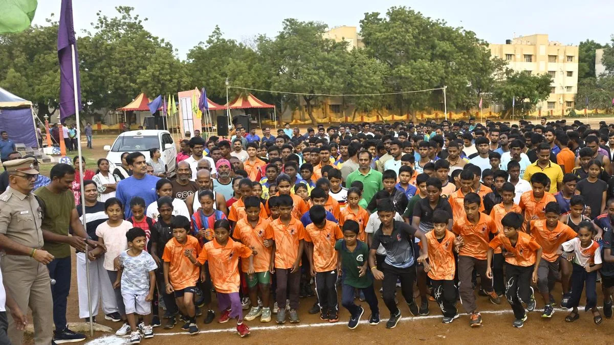 Mini-marathon brings police and public together