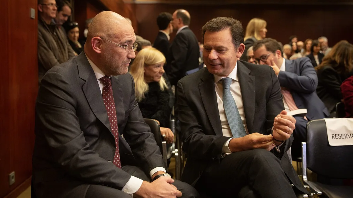 Montenegro responde a Passos Coelho: "O país não precisa, não deve e não ganha nada se estiver acorrentado ao partido à nossa direita"