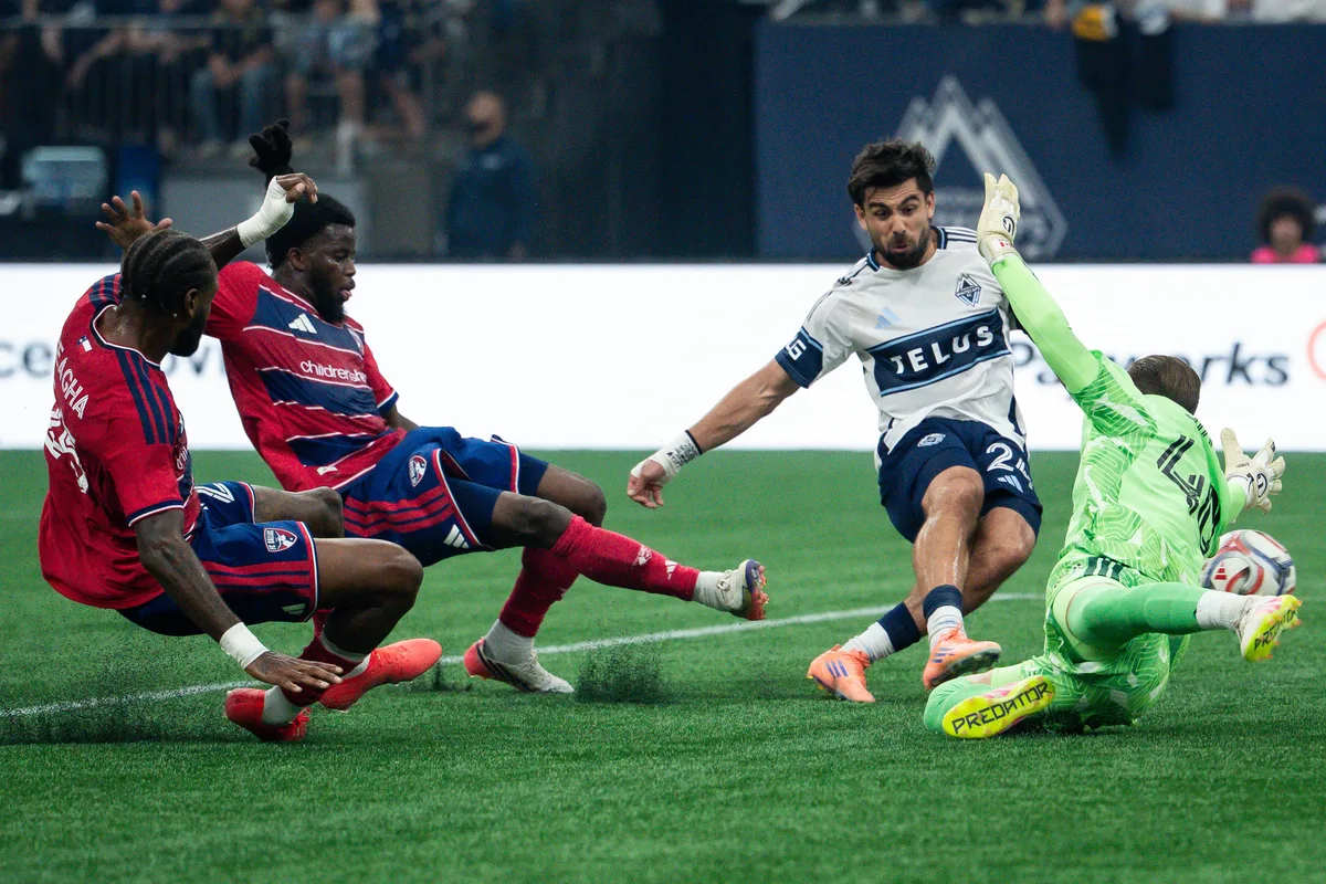 Vancouver Whitecaps rout FC Dallas 5-0