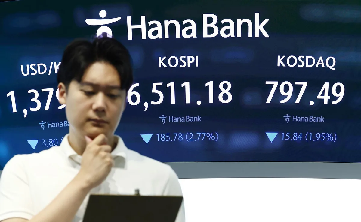 삼전닉스 급락에 코스피 4% 하락 출발…6400선으로 밀려
