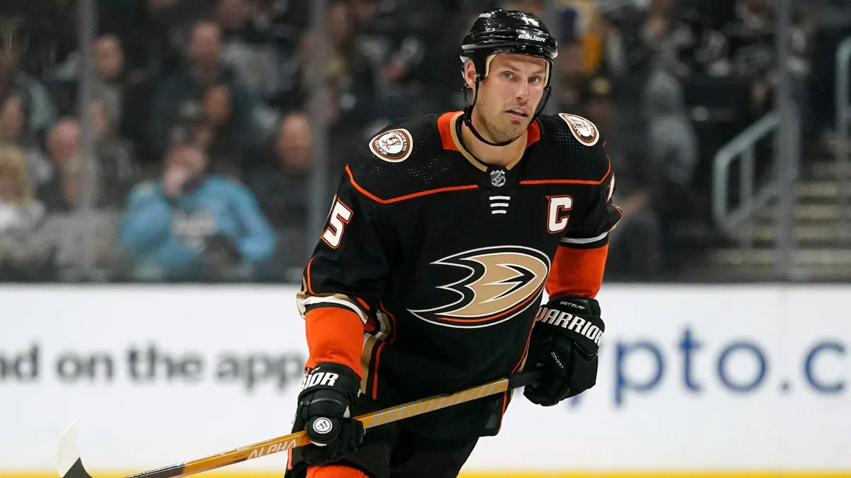 Ducks to retire Ryan Getzlaf’s No. 15 this season