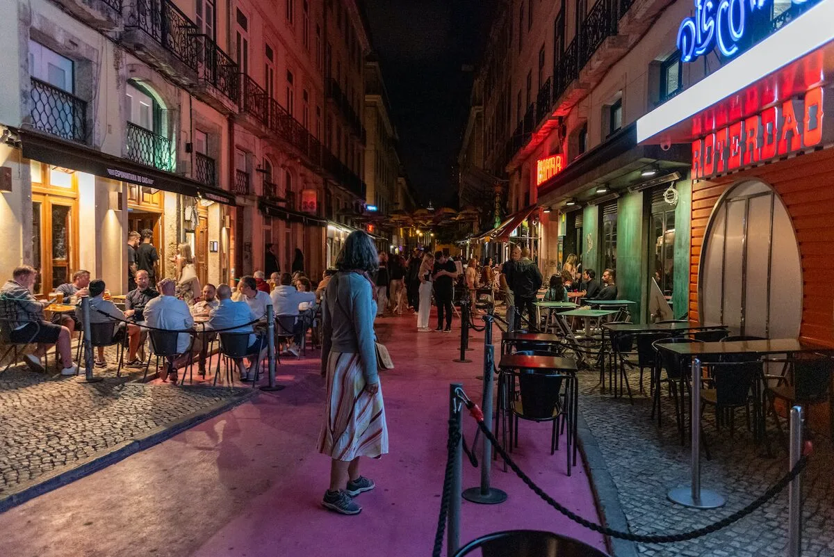 A televisão que virou aparelhagem: como bares de Lisboa contornam o limitador de som
