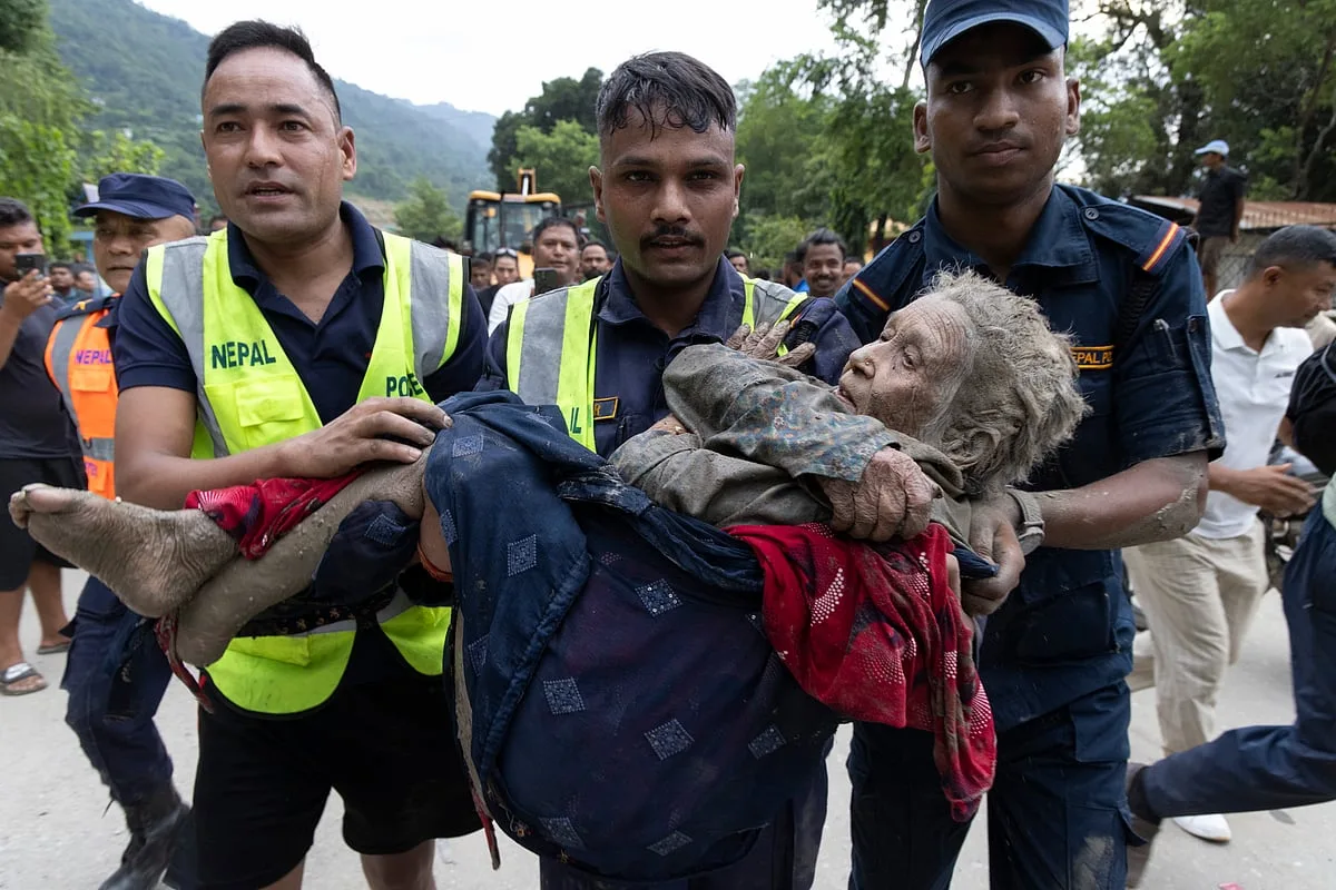 Há quatro portugueses desaparecidos nas cheias no Nepal e mortos sobem para mais de 300. O que se sabe sobre a tragédia