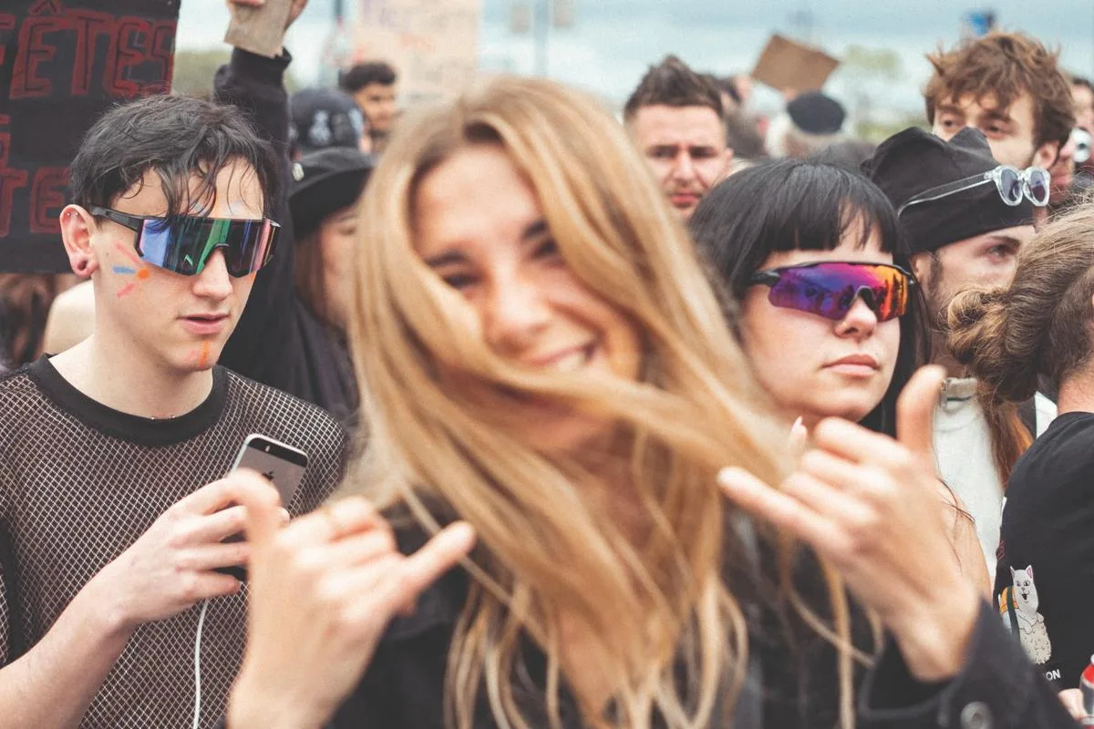 Fêtes de rues, free parties, banquets… Les Français font toujours la fête, mais plus comme avant