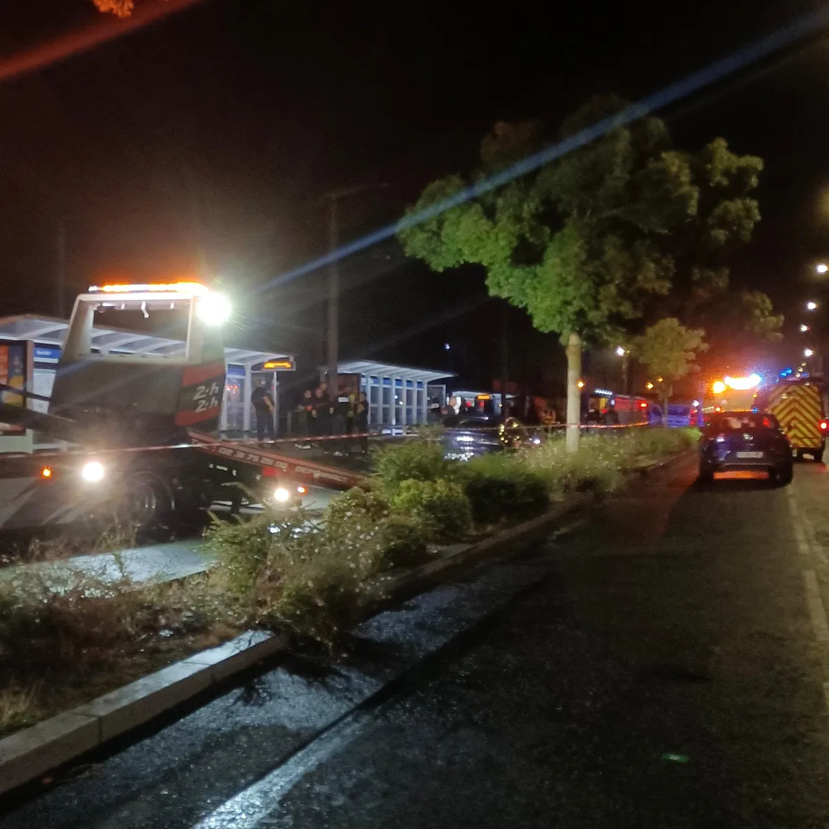 Frankreich - Auto rast in Caen in Menschenmenge, mindestens ein Todesopfer