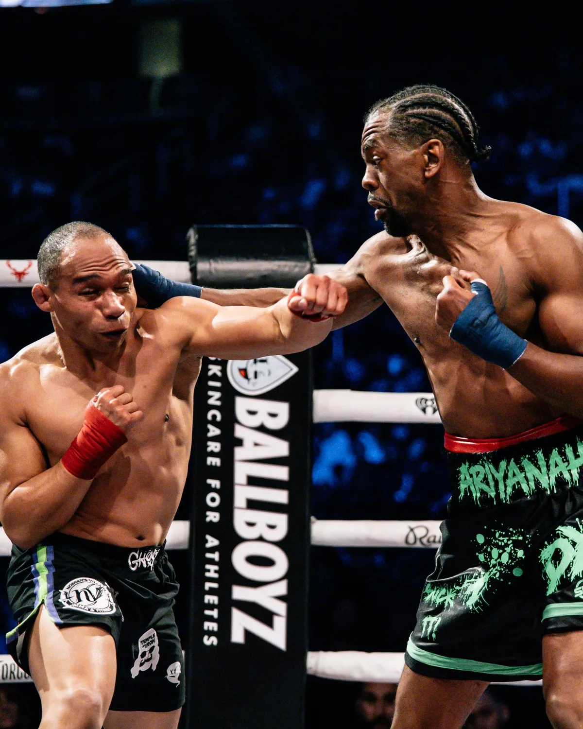 Herring vence Dodson no Bare Knuckle 95 e mantém cinturão do peso-galo em noite de nocautes