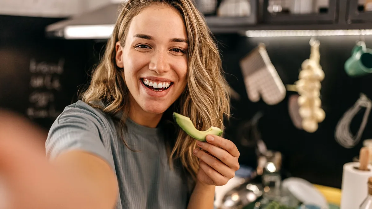 Yor D. Andonova, nutricionista, sobre los beneficios del aguacate: "Contribuye a reducir el colesterol malo, favorecer el bueno y protege el corazón"