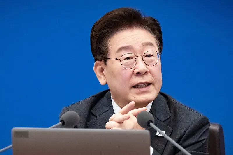 이 대통령, 기자회견·SNS 소통 확대에도 반등 않는 지지율…왜