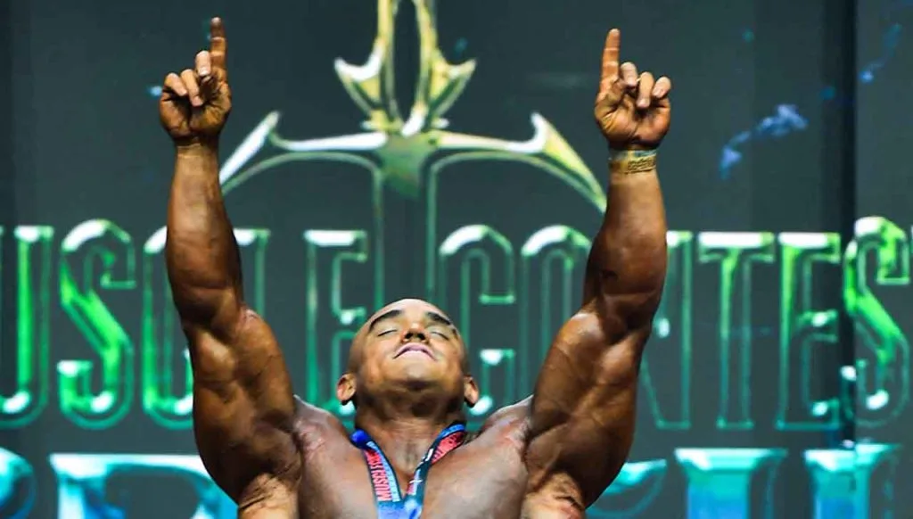 Vitor Porto e Nívea Campos vencem no Mr. Olympia Brasil; Ramon Dino lota plateia em São Paulo