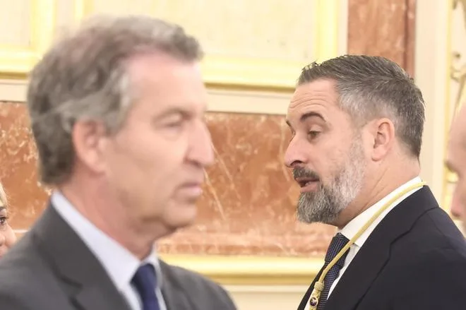 Feijóo y Abascal abanderan concentraciones en apoyo a Ceuta como preludio de las explicaciones de Sánchez