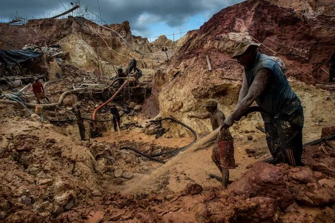 Interinato cede operación de mina de oro en El Callao a firma Heeney Capital