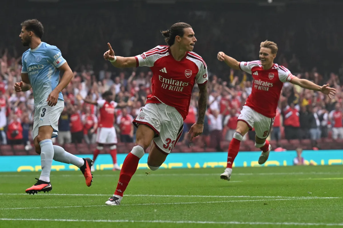 Arsenal y Manchester City se miden por la Community Shield