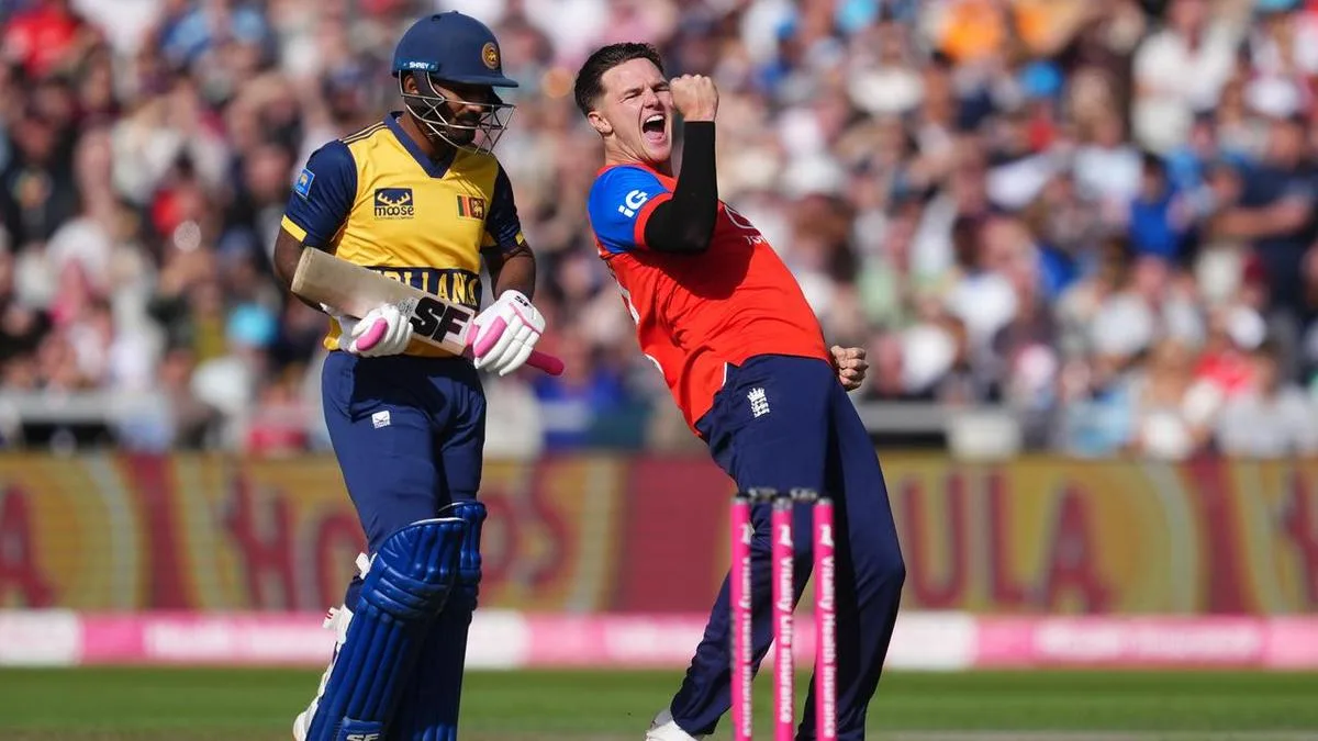 England on top of T20 rankings after Sri Lanka sweep