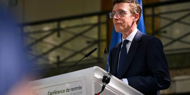 Face à la surenchère d’annonces sur l’école par les candidats à l’Elysée, le ministre de l’éducation nationale promet de terminer les réformes engagées