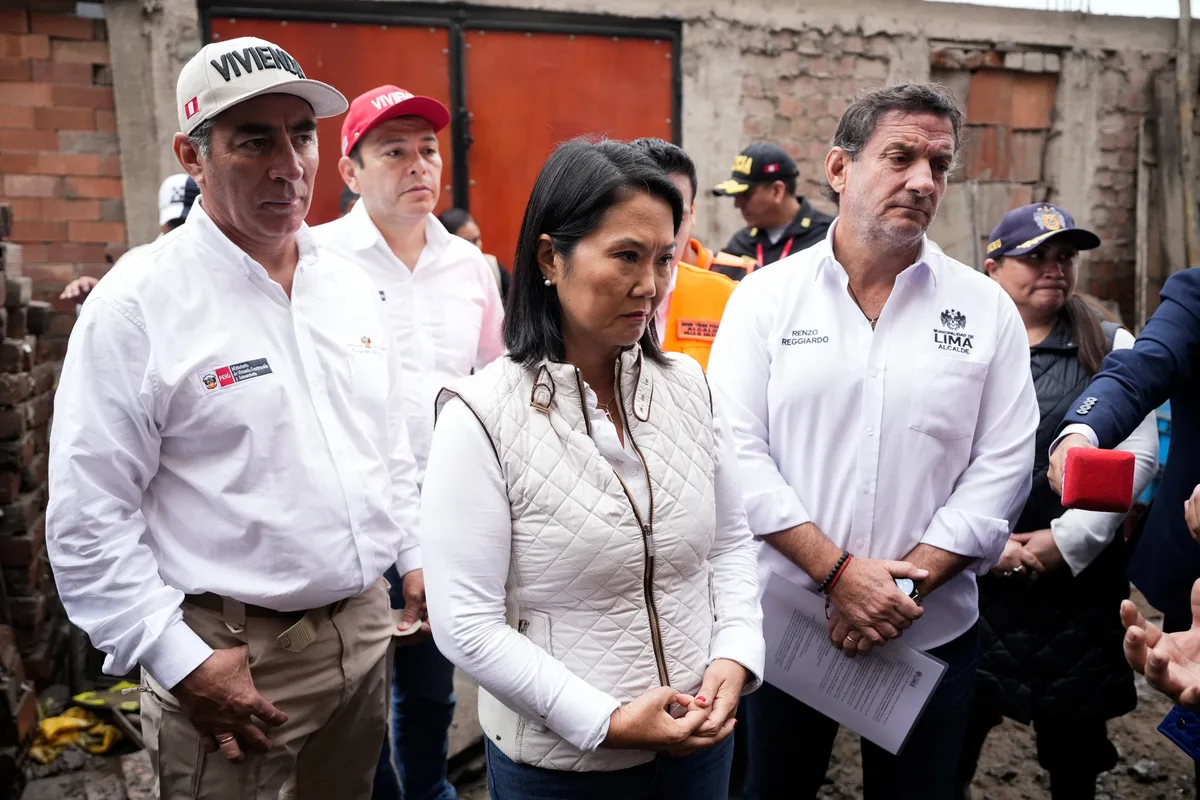 Keiko Fujimori visita Villa El Salvador y anuncia declaratoria de emergencia a distritos y regiones del sur del país