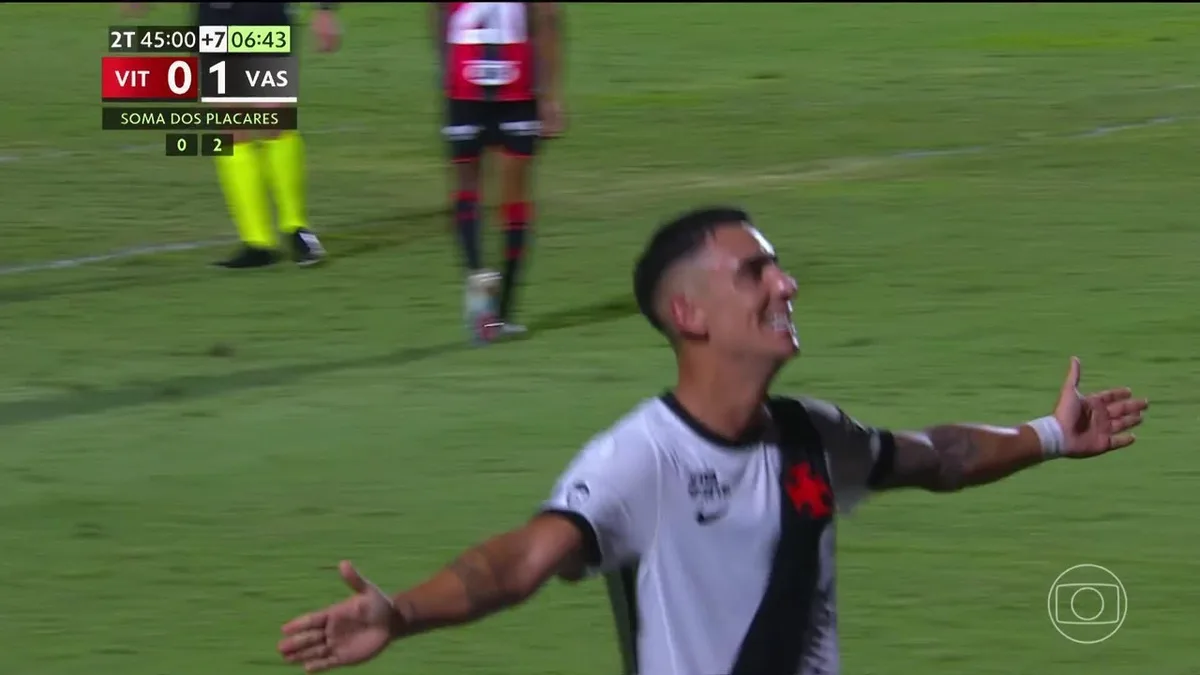 Puma Rodríguez se isola como defensor estrangeiro com mais gols na história do Vasco