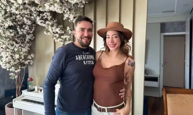 Pai de Nicole Louise se manifesta sobre afastamento da filha, revela viagem que fez para vê-la e desfecho surpreendente Pai de Nicole Louise se manifesta sobre afastamento da filha, revela viagem que fez para vê-la e desfecho surpreendente