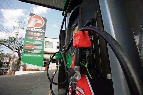 Energía y Pemex afirman que abasto de combustibles "está asegurado"; descartan incrementos en precios de gasolina y diesel