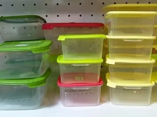 À partir de quand nos boîtes alimentaires en plastique deviennent-elles vraiment dangereuses ?