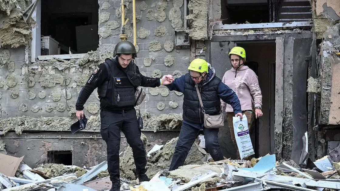 Rússia e Ucrânia intensificam ataques com drones, vários mortos e feridos de ambos os lados