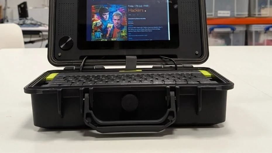 Cyberdeck im Eigenbau: Raspberry Pi liefert offizielle Anleitung für virales DIY-Gadget