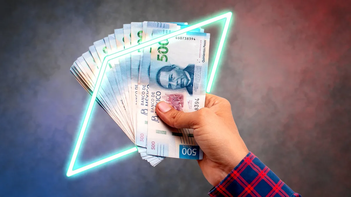 Peso ‘le baja’ a ganancias ante el dólar: ¿Cuánto pierde este jueves?