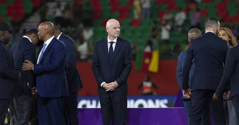 País de Gales pede a demissão de Gianni Infantino