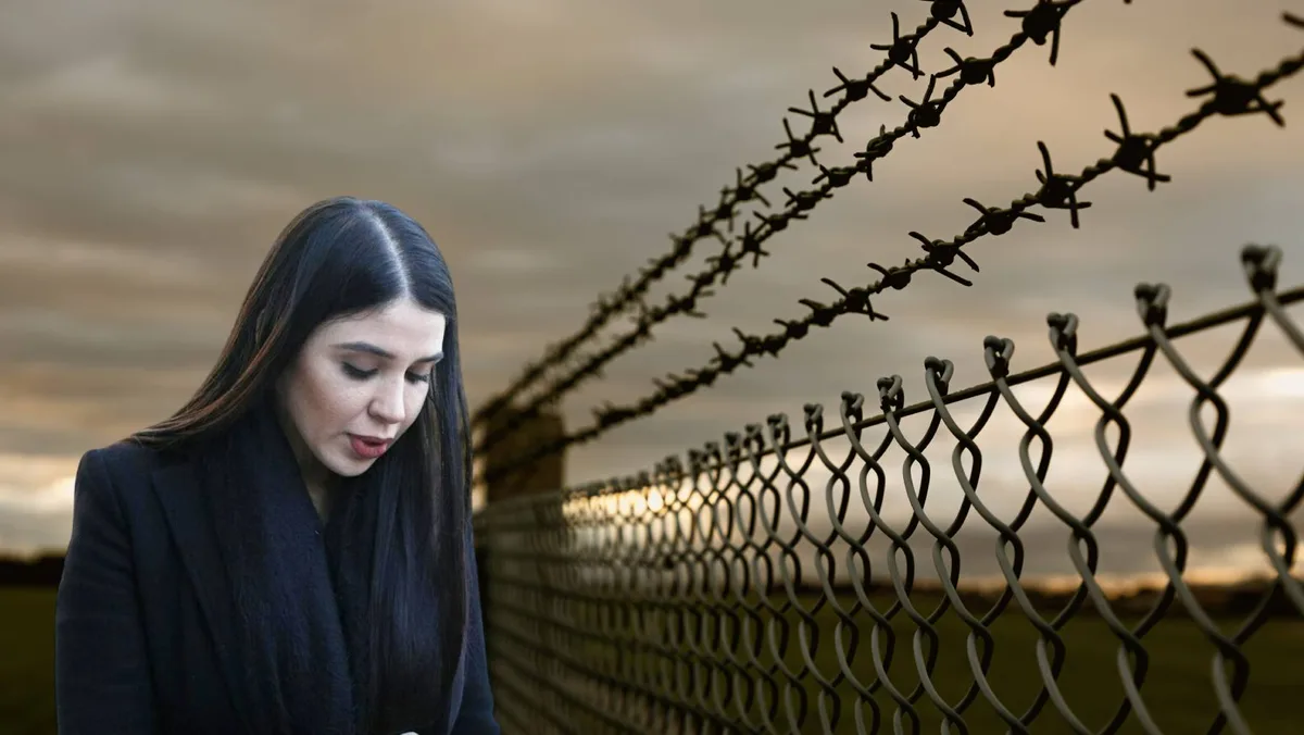 Emma Coronel relata su detención en EU y su paso por prisión: ‘Estuve en un cuartito, no salía’