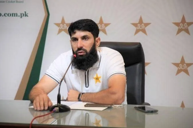 Pakistan selector Misbah offers to resign after PCB changes Test squad