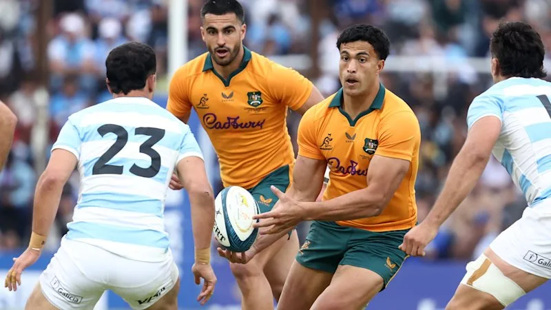 Suaalii shifted to wing as Kiss rolls dice for Boks