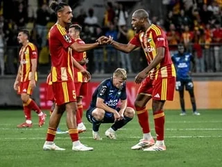 VIDÉO. Le Mans FC : « Il faut rabâcher, répéter » : Djibril Sidibé apporte son exigence à la jeunesse sang et or