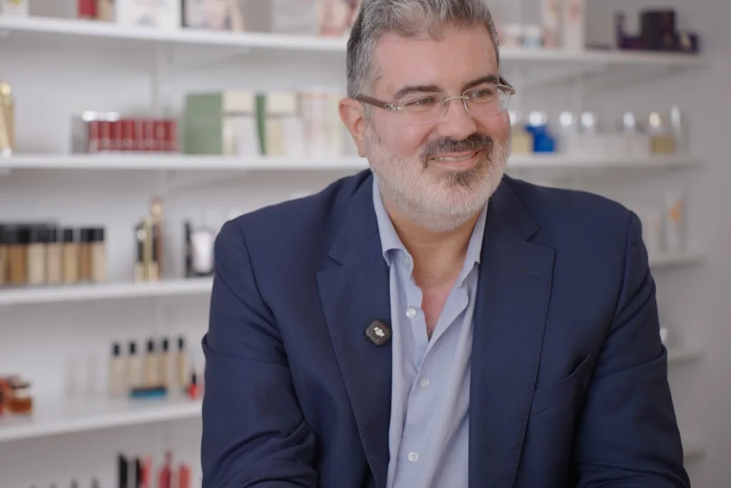 Oriflame nomeia Kenneth Benaim Campbell como CEO