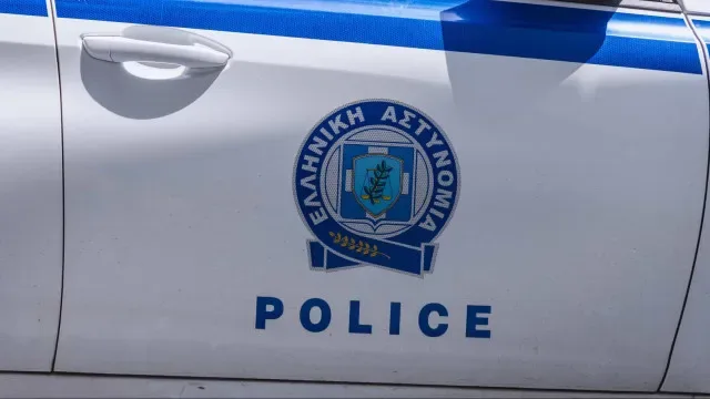 Corpo de bebé encontrado dentro de mala na Grécia em caso chocante